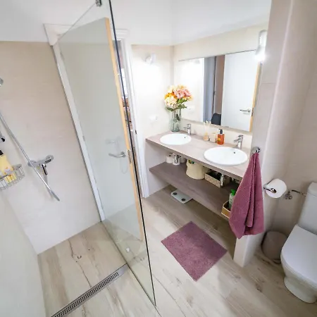 Seafront Modern - Sunset Views - Monthly Bookings וילה