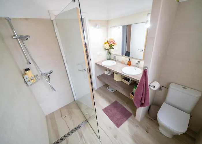 Seafront Modern - Sunset Views - Monthly Bookings Вилла