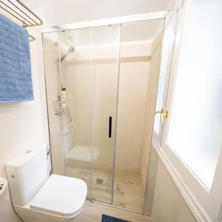 Seafront Modern - Sunset Views - Monthly Bookings Vila